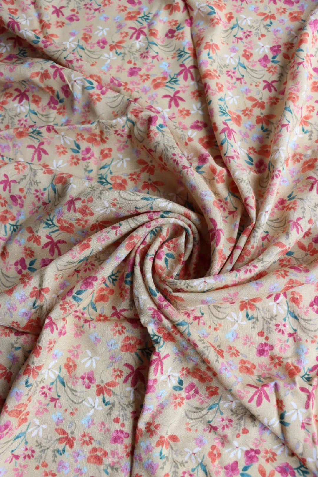 2YD 28IN REMNANT; Alma on Honeysuckle Rayon Challis