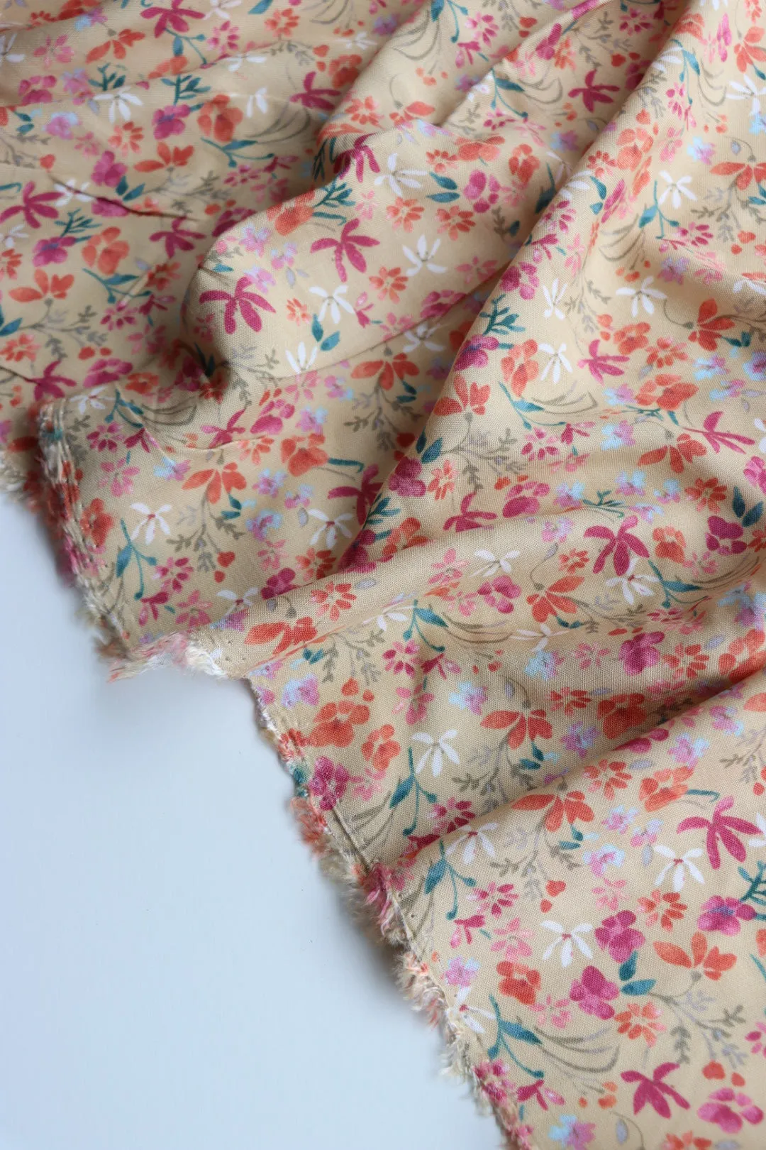 2YD 28IN REMNANT; Alma on Honeysuckle Rayon Challis