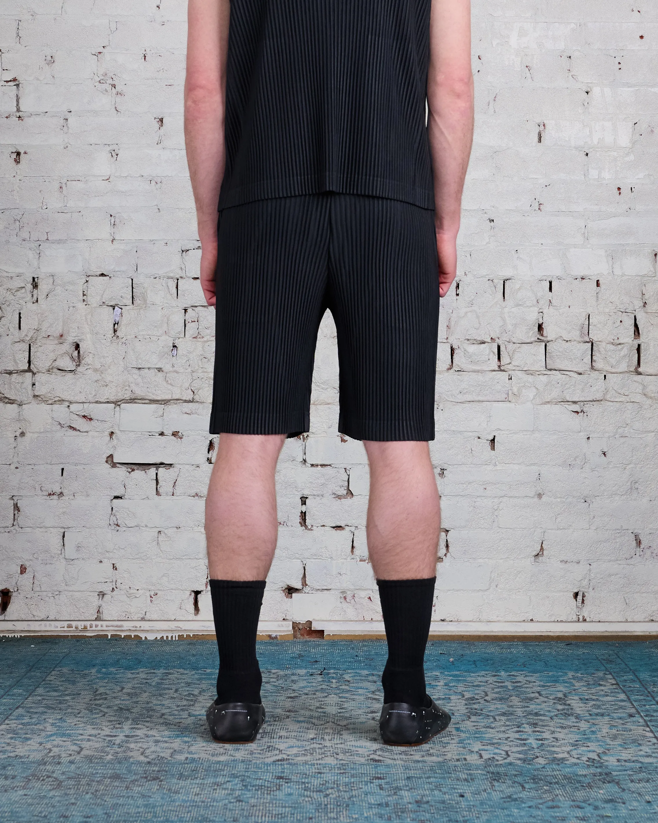 HOMME PLISSÉ ISSEY MIYAKE Pleats May Short Black
