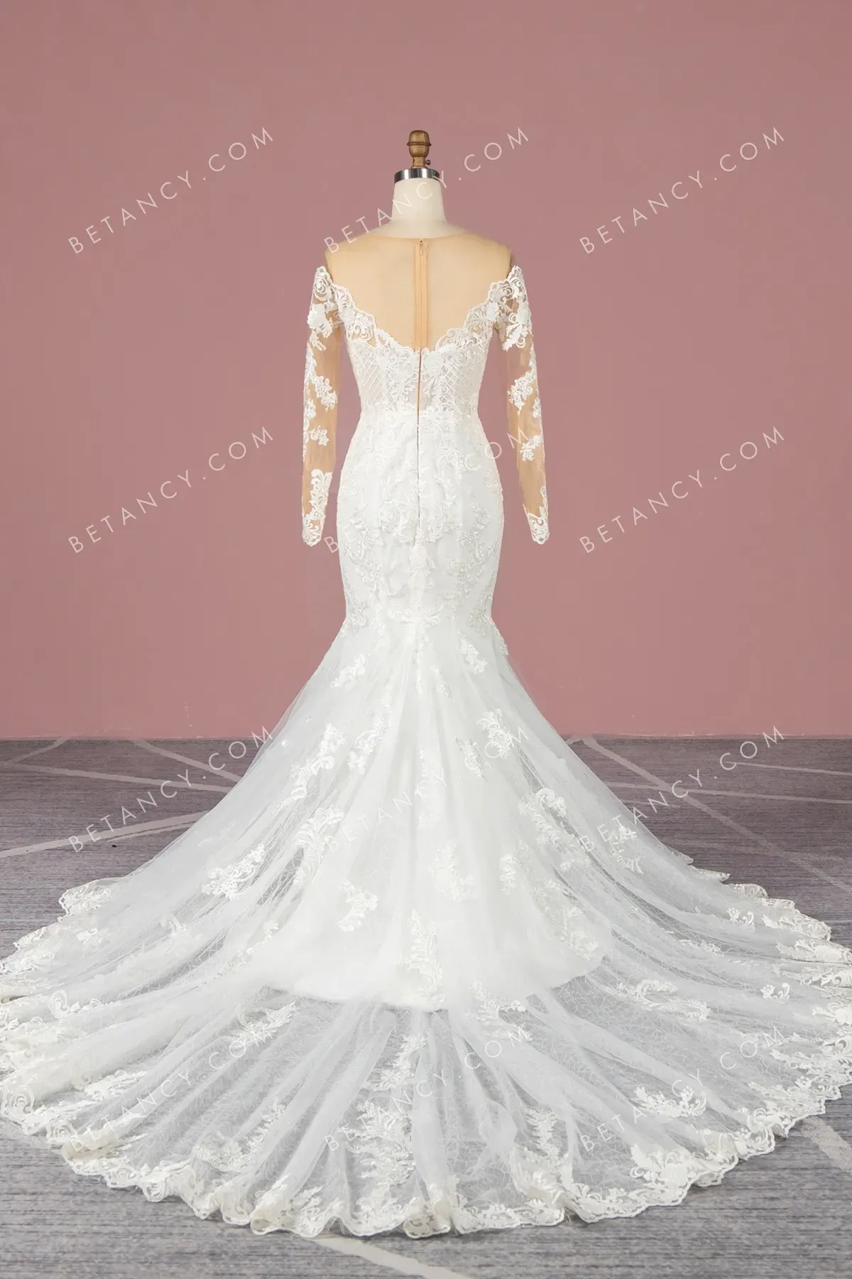 Illusion Nude Mesh Sleeve Lace Wedding Dress